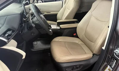 Toyota Sienna 2023, 49957 км, за 34790.6 USD - фото 10