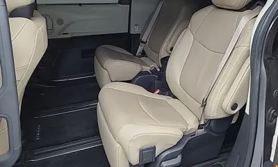 Toyota Sienna 2023, 49957 км, за 34790.6 USD - фото 11