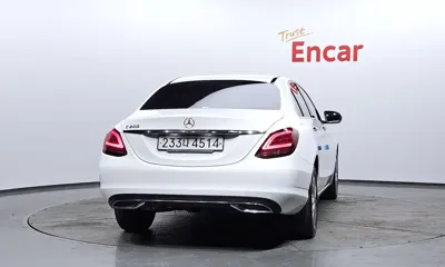 Mercedes-Benz C-Class 2020, 125130 км, за 11826.89 USD