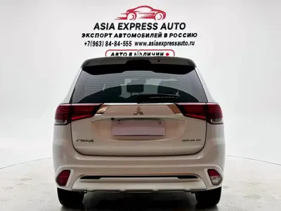 Mitsubishi Outlander 2023, 44000 км, за 14460.8 USD