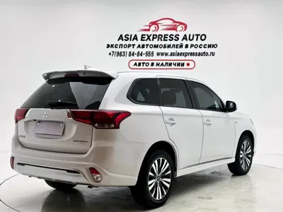 Mitsubishi Outlander 2023, 44000 км, за 14460.8 USD
