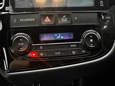 Mitsubishi Outlander 2023, 44000 км, за 14460.8 USD - фото 13