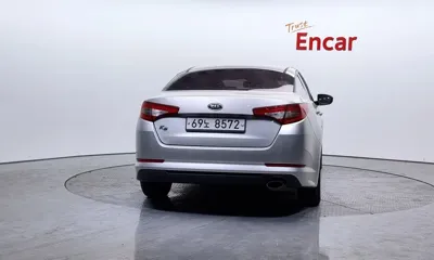 Kia K5 2011, 196604 км, за 3112.58 USD