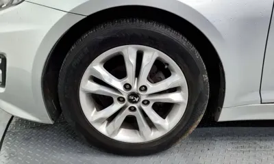 Kia K5 2011, 196604 км, за 3112.58 USD