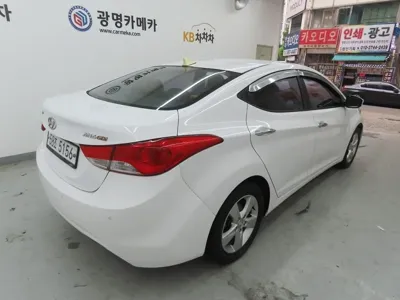 Hyundai Avante 2012, 118414 км, за 3057.51 USD