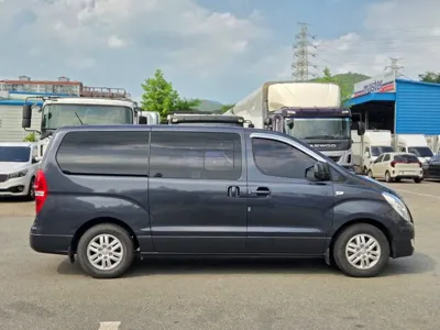 Hyundai Starex 2016, 181063 км, за 4493.06 USD