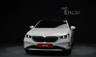 BMW 5-Series 2025, 18243 км, за 35623.73 USD - фото 3