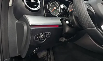 Mercedes-Benz E-Class 2018, 67993 км, за 14410.37 USD - фото 17
