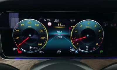 Mercedes-Benz E-Class 2022, 57418 км, за 27898.12 USD - фото 8