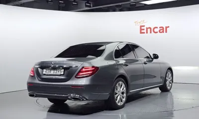 Mercedes-Benz E-Class 2017, 116705 км, за 12884.04 USD