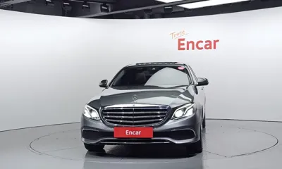 Mercedes-Benz E-Class 2017, 116705 км, за 12884.04 USD