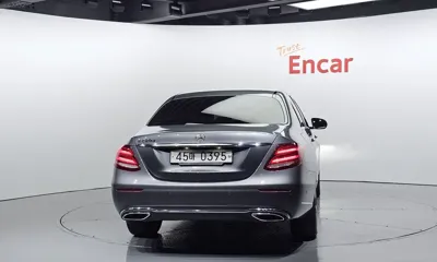 Mercedes-Benz E-Class 2017, 116705 км, за 12884.04 USD