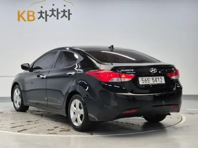 Hyundai Avante 2013, 82865 км, за 3610.35 USD