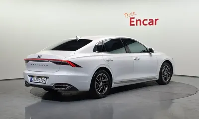 Hyundai Grandeur 2022, 49426 км, за 17707.3 USD