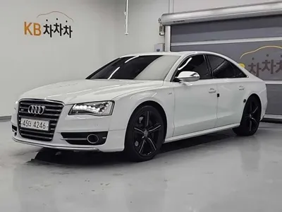 Audi S8 2013, 154577 км, за 11644.56 USD