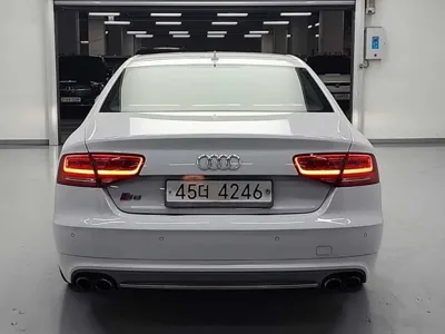 Audi S8 2013, 154577 км, за 11644.56 USD