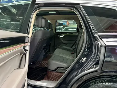 Volkswagen Touareg 2020, 130000 км, за 30957.91 USD - фото 8