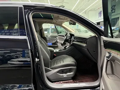 Volkswagen Touareg 2020, 130000 км, за 30957.91 USD - фото 16