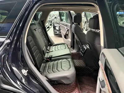 Volkswagen Touareg 2020, 130000 км, за 30957.91 USD - фото 18
