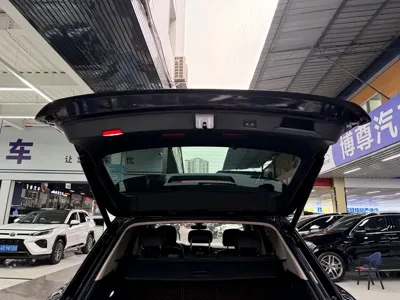 Volkswagen Touareg 2020, 130000 км, за 30957.91 USD - фото 21