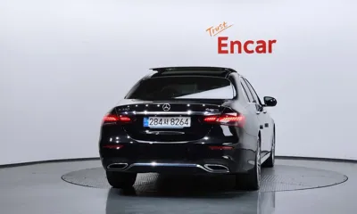 Mercedes-Benz E-Class 2022, 64449 км, за 28338.78 USD