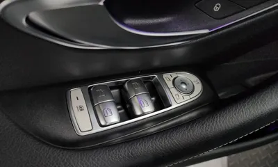 Mercedes-Benz E-Class 2022, 64449 км, за 28338.78 USD - фото 38