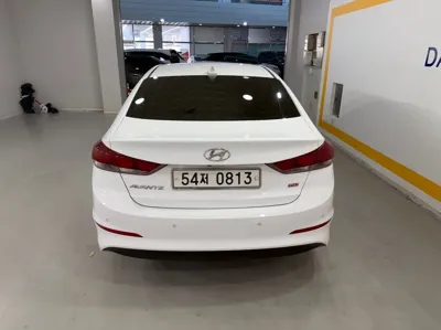 Hyundai Avante 2017, 111127 км, за 5776.55 USD