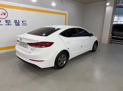 Hyundai Avante 2017, 111127 км, за 5776.55 USD - фото 7