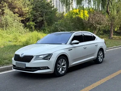 Skoda Superb · 2017 год