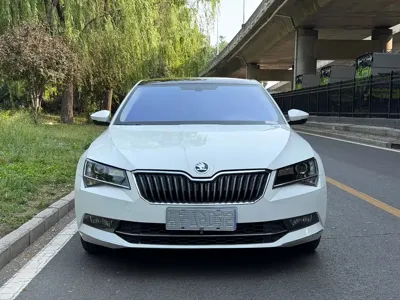 Skoda Superb 2017, 120000 км, за 6716.81 USD