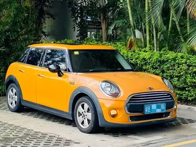 MINI MINI 2015, 110000 км, за 5198.23 USD