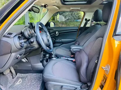 MINI MINI 2015, 110000 км, за 5198.23 USD