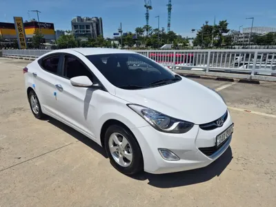 Hyundai Avante · 2012 год