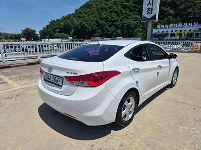Hyundai Avante 2012, 81288 км, за 2801.3 USD