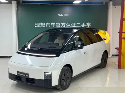 Li Auto Li MEGA · 2025 год