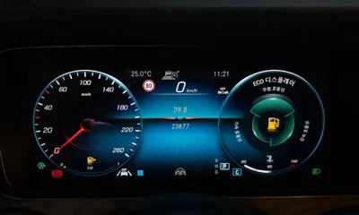 Mercedes-Benz E-Class 2022, 23877 км, за 27898.12 USD - фото 8