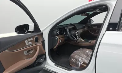 Mercedes-Benz E-Class 2022, 23877 км, за 27898.12 USD - фото 10