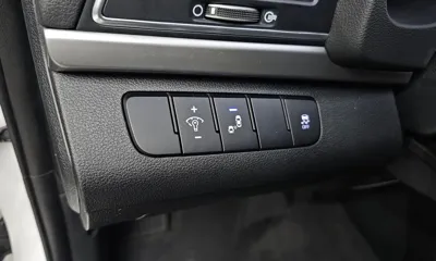 Hyundai Avante 2018, 122905 км, за 6940.78 USD - фото 15