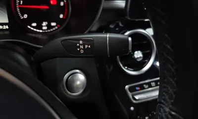 Mercedes-Benz C-Class 2016, 120814 км, за 9172.53 USD - фото 9