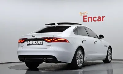 Jaguar XF 2018, 42501 км, за 10901.88 USD