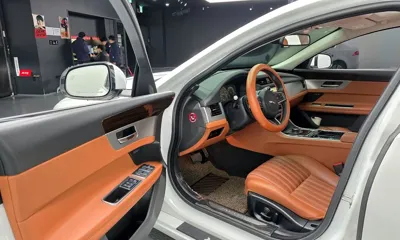 Jaguar XF 2018, 42501 км, за 10901.88 USD - фото 11