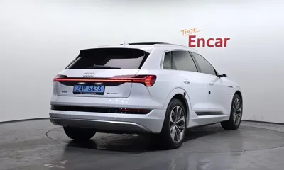 Audi e-tron 2021, 75518 км, за 32178.37 USD - фото 2