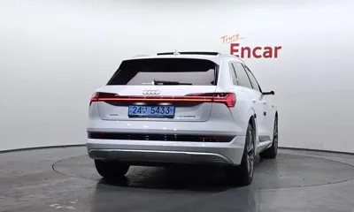 Audi e-tron 2021, 75518 км, за 32178.37 USD - фото 4