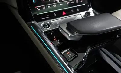 Audi e-tron 2021, 75518 км, за 32178.37 USD - фото 9