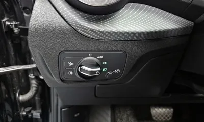 Audi Q2 2023, 92982 км, за 17876.87 USD - фото 29