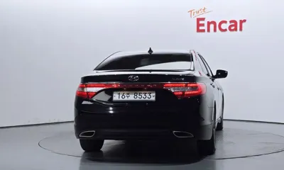 Hyundai Grandeur 2014, 187957 км, за 3288.61 USD