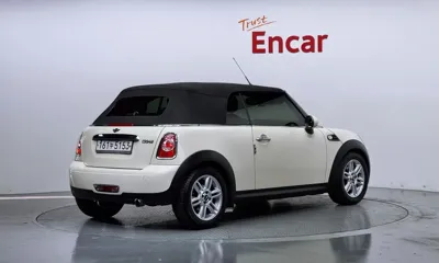 MINI Cooper Convertible 2014, 82815 км, за 6236.05 USD