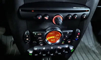 MINI Cooper Convertible 2014, 82815 км, за 6188.93 USD - фото 16