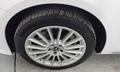 Mercedes-Benz E-Class 2023, 60246 км, за 29641.71 USD