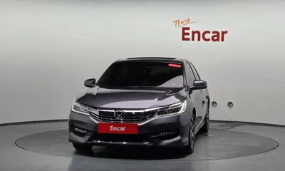 Honda Accord 2017, 70296 км, за 8054.34 USD